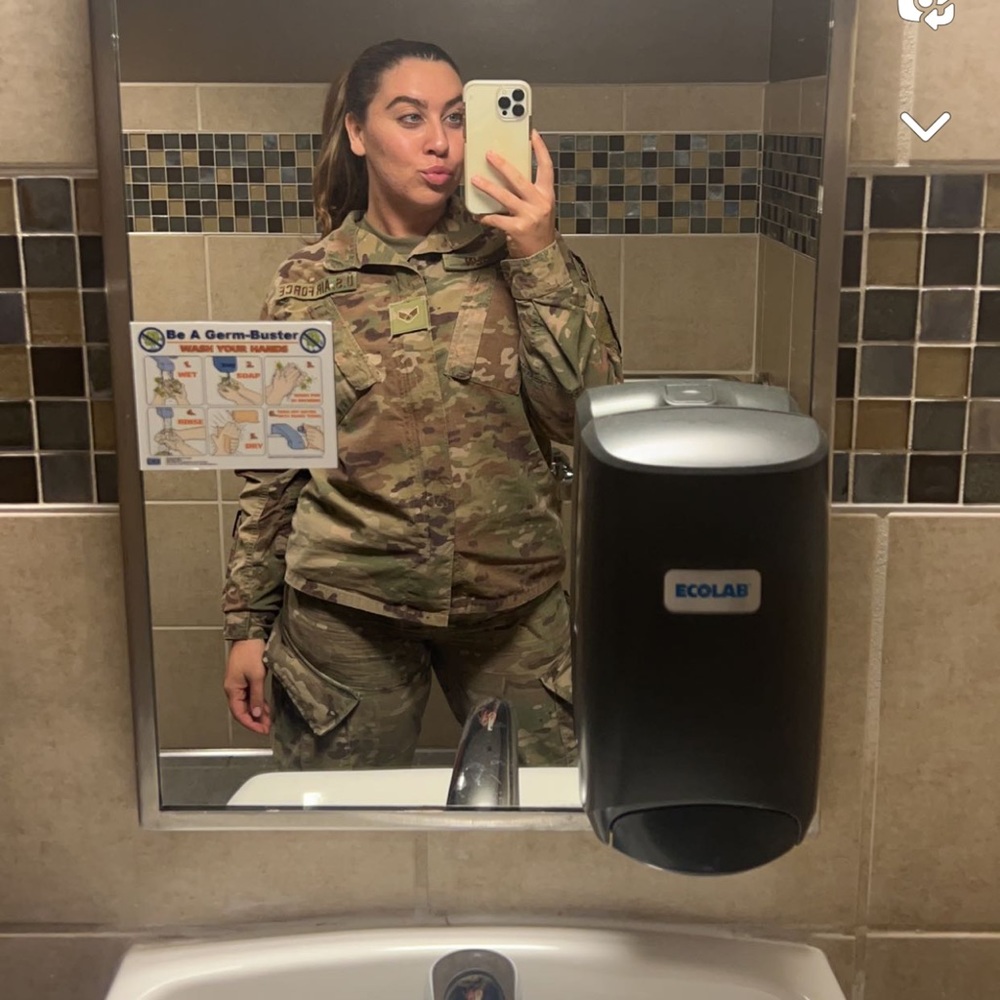 Meet your Posher, Brittney